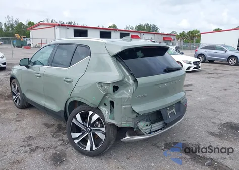 2023 Volvo Xc40 B5 Plus Bright Theme из США, поврежденный, VIN YV4L12UN2P2099041